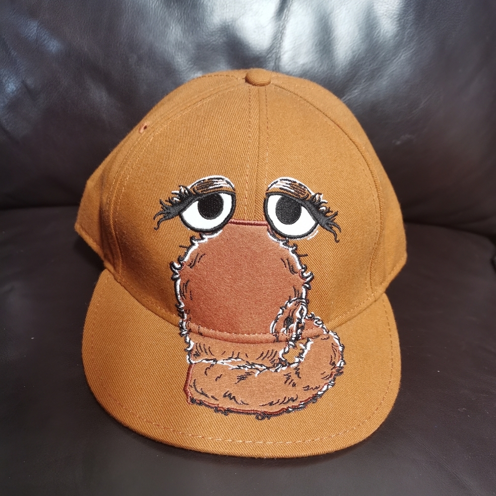 Sesame Street Snuffleupagus Size 7 7/8 Vintage Rare Hat